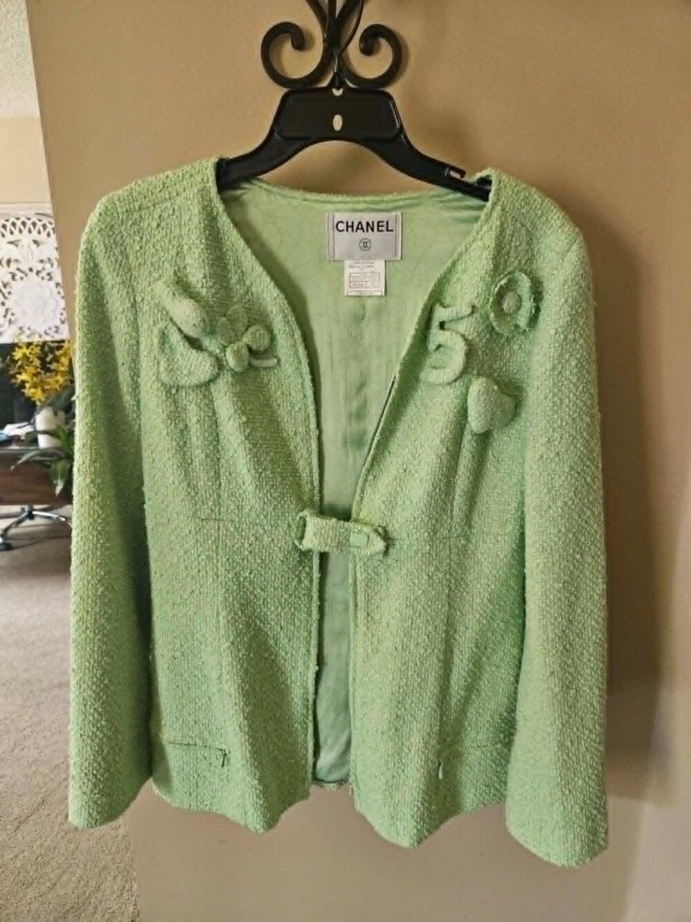 CHANEL 04C Spring 2004 Mint Green Bouclé Tweed Jacket Floral Appliqué Silk Lined